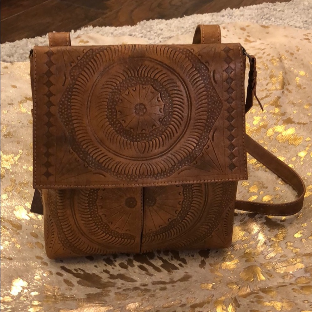 Leaders In Leather Crossbody Purse